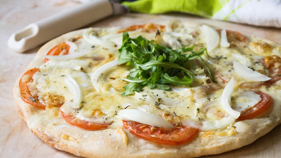 <b>Μεσογειακή Πίτσα</b><br>με Dirollo φρέσκια mozzarella